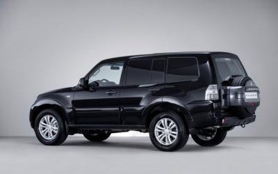 Grijs kenteken Mitsubishi Pajero Van vanaf € 37.990,-